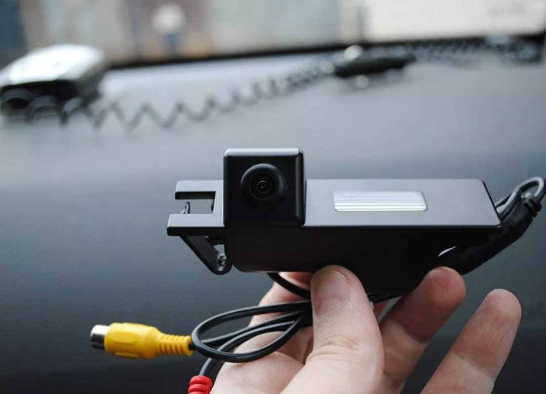 Установка камеры заднего вида